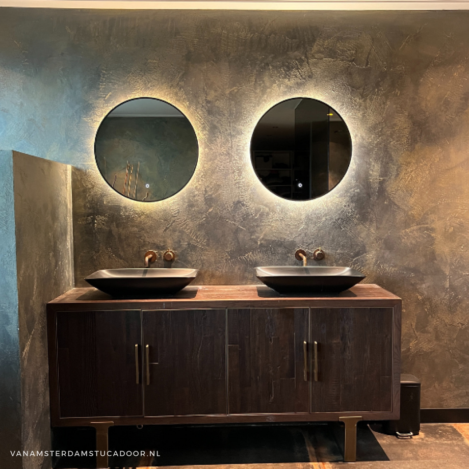 Zwart/gouden marmer-stucco badkamer