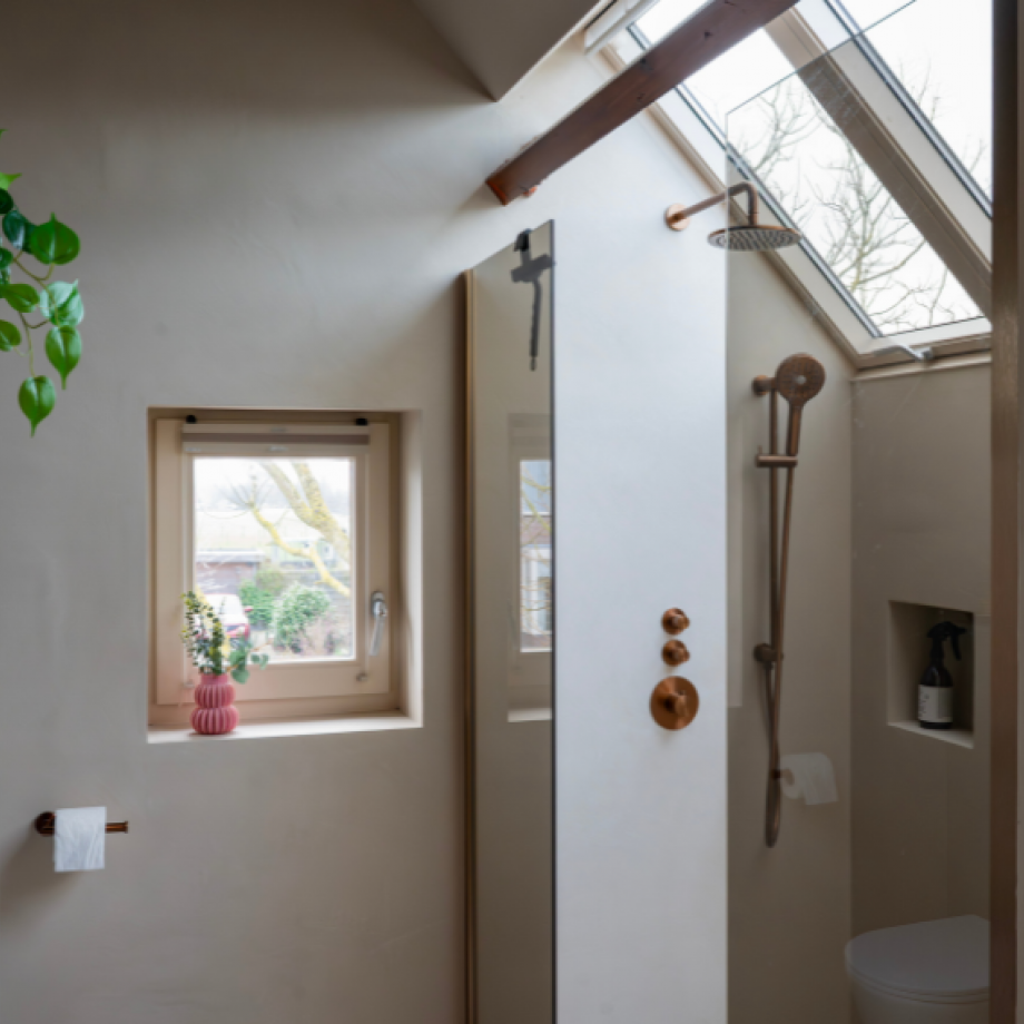 Microcement en Teodorico badkamer Roelofarendsveen