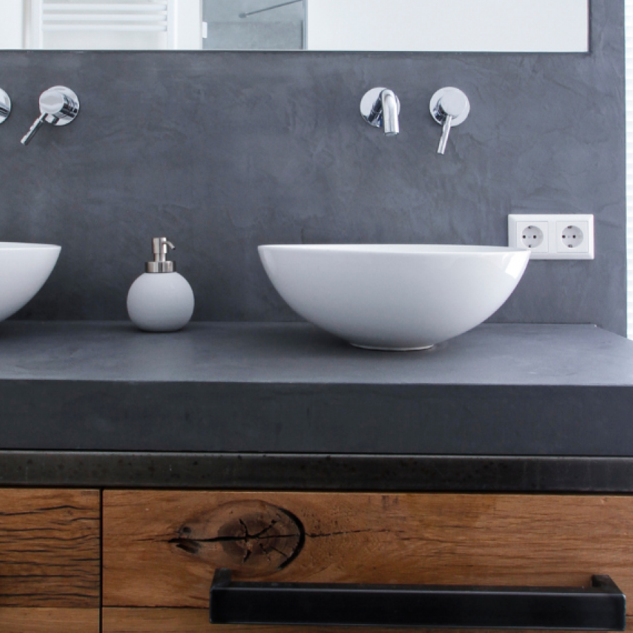 Gestucte wastafel badkamer