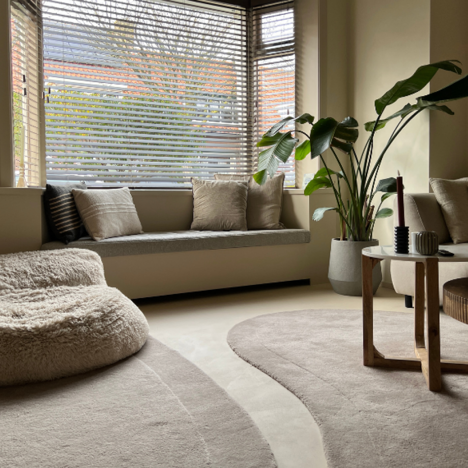 Microcementvloer in woonkamer Katwijk