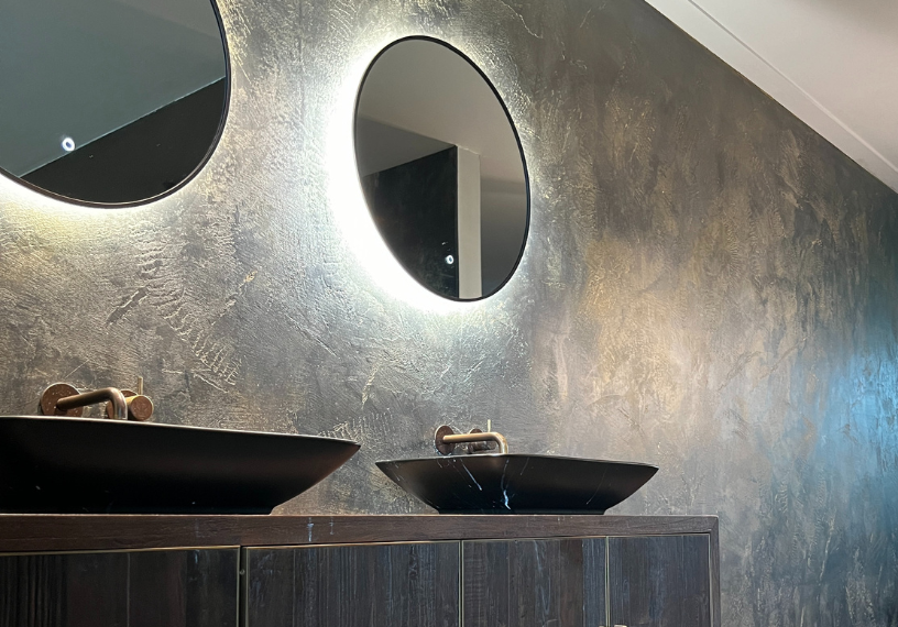 Zwart/gouden marmer-stucco badkamer