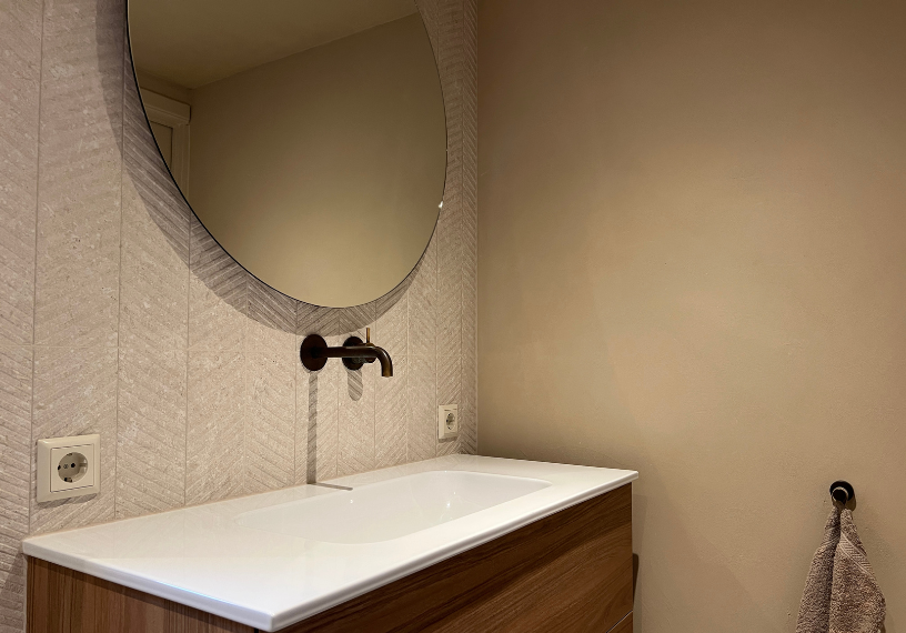 Microcement badkamer en toilet in Katwijk